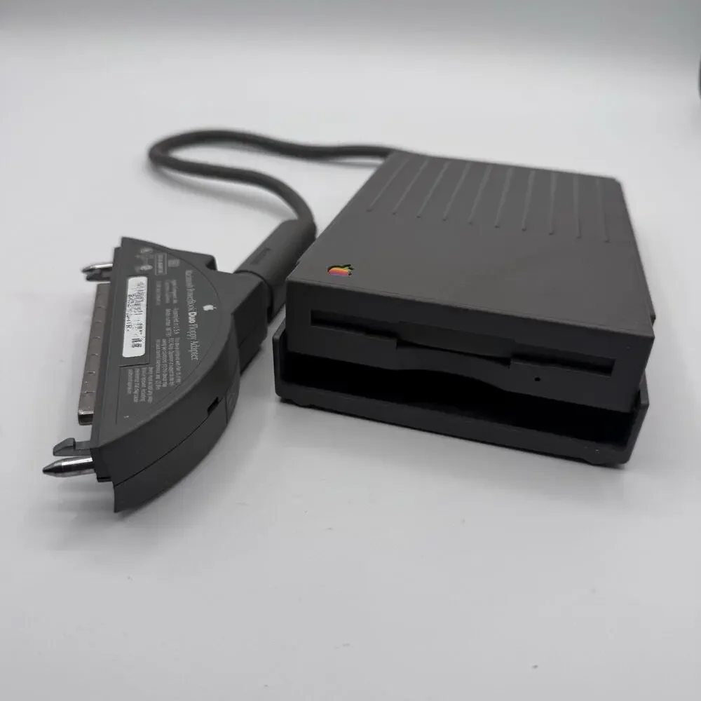 Apple Macintosh HDI-20 External 1.4MB Floppy Disk Drive w/PowerBook Duo Adapter